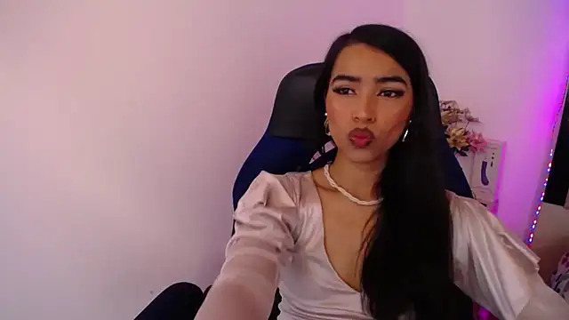 Sala de chat en directo de Miaa_ferrari1