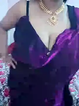 Mayuri-hot Adlı Modelin Canlı Sohbet Odası