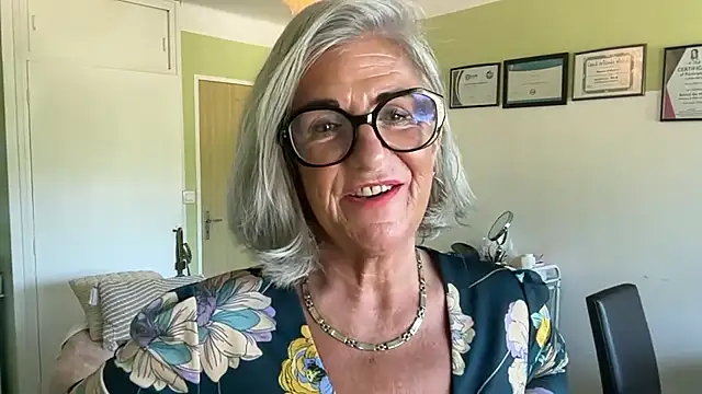 NaughtyMonicaUK's Live Sex Cam Show