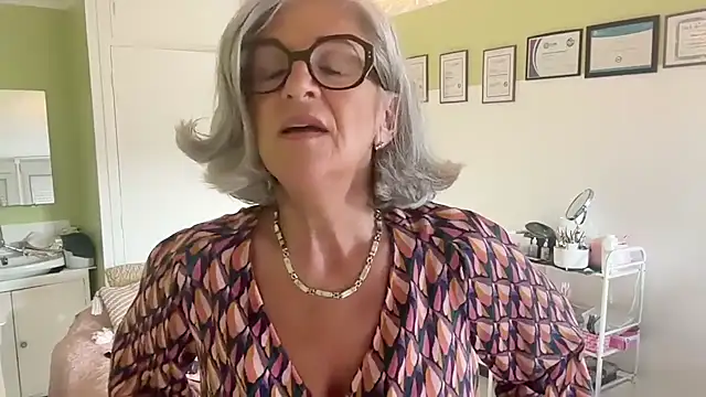 Chat ao vivo de NaughtyMonicaUK