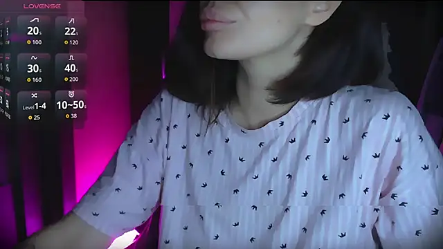 Misslovexq's Live Chat Room