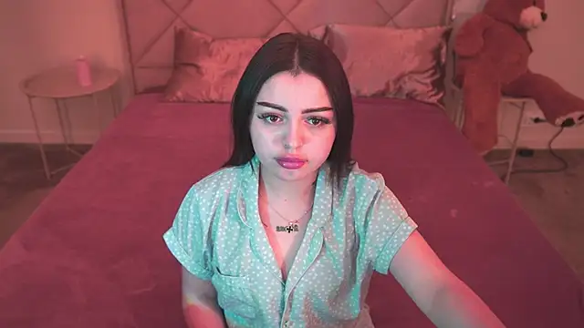 SinfulKittenn Adlı Modelin Canlı Sohbet Odası