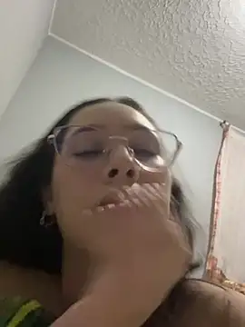bellaj_03 Adlı Modelin Canl ı Sohbet Odası