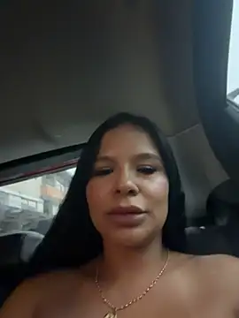 Elara_Luxe Live Chatraum