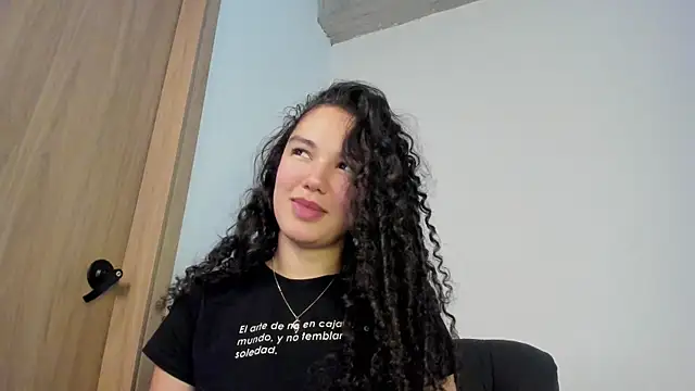 MiaRouseex Adlı Modelin Canlı Sohbet Odası