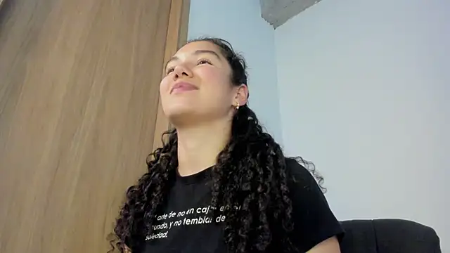 MiaRouseex Adlı Modelin Canlı Sohbet Odası