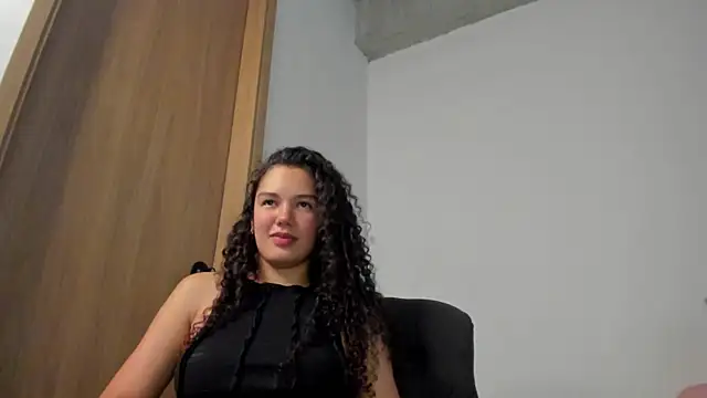 MiaRouseex Adlı Modelin Canlı Sohbet Odası