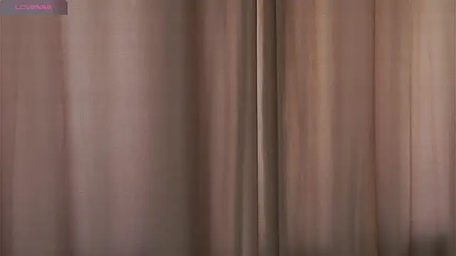 RenateVashaw élő chatszobája