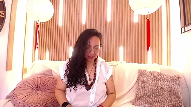 Velvet_Curly: δωμάτιο απευθείας συνομιλίας