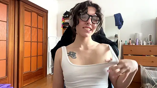 PillowPeachX লাইভ চ্যাট রুম