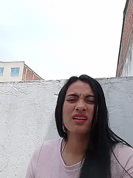 DaniellaGiraldo – live chatrum