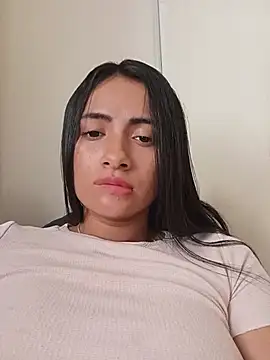 חדר צ'אט בשידור חי של DaniellaGiraldo
