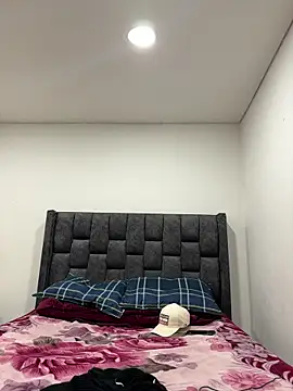 SecretFlameDuo1904n Live chat-huone