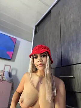 Chat ao vivo de Tyra_malkovaa