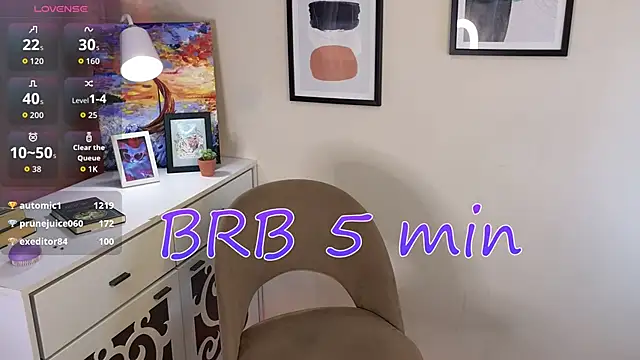 Umia_Bordered Adlı Modelin Canlı Sohbet Odası