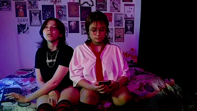 Red-Cherry2: δωμάτιο απευθείας συνομιλίας