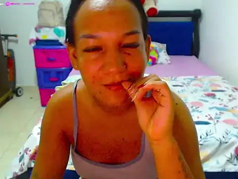 Roseluxs' Live Chat Room