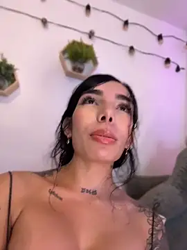 milasantana_n Live chat-huone