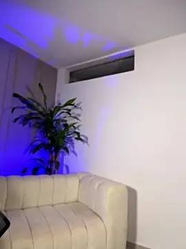 Emmazane_ Adlı Modelin Canlı Sohbet Odası