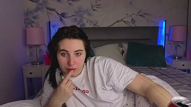 חדר צ'אט בשידור חי של Shiraazsh_