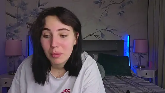 Shiraazsh_ Adlı Modelin Canlı Sohbet Odası