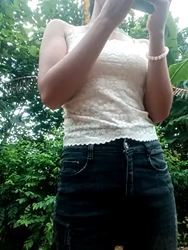 חדר צ'אט בשידור חי של Elena_Mia
