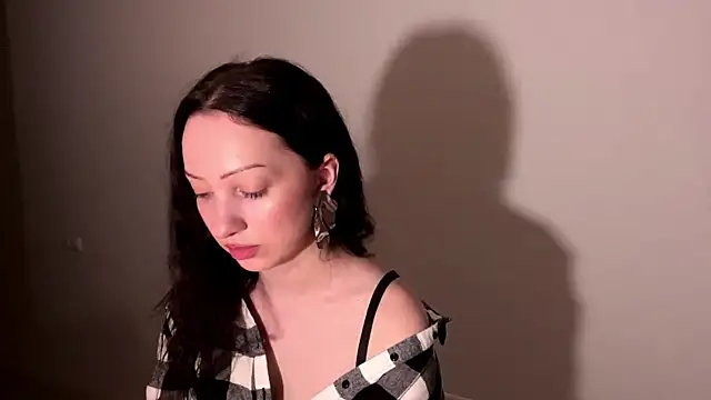 Meow_Alika – Naživo XXX chat