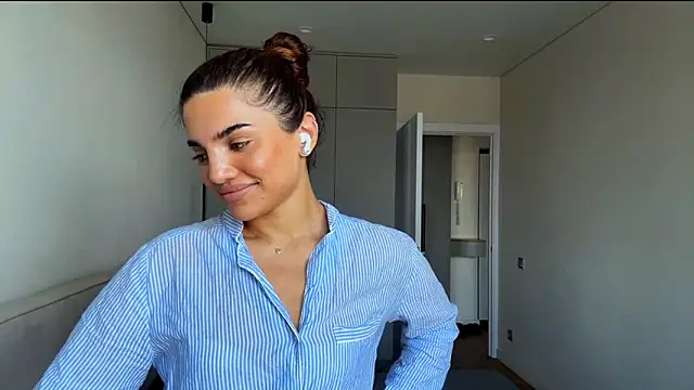 Chat soba uživo modela MelindaReny