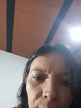 LunaArias – live chatrum