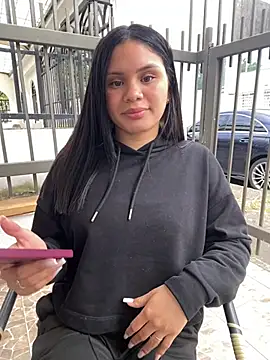 AuroraMoore_Pink Live Chatraum