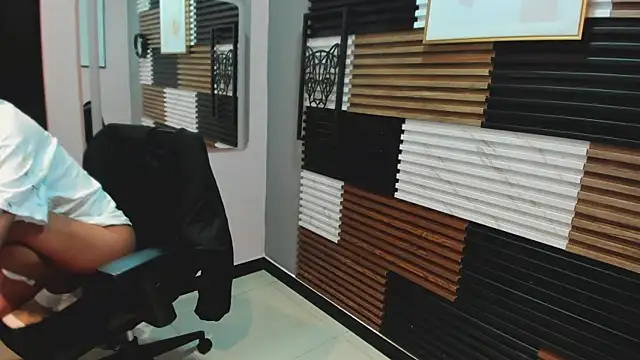 Scarleth-Foxx's Live Chat Room