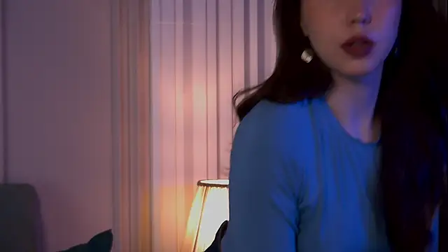 Suzaneey Adlı Modelin Canlı Sohbet Odası