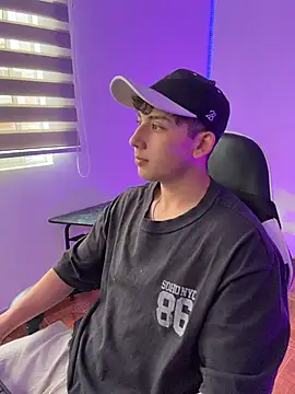 Živá kamerová sex show OLIVER_K