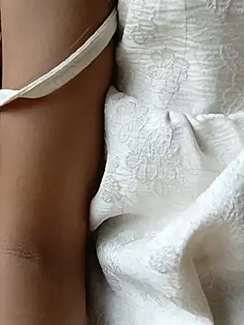Hot_stuff-z লাইভ চ্যাট রুম
