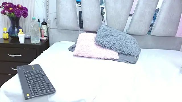 CarlaSpenser – Naživo chatovacia miestnosť