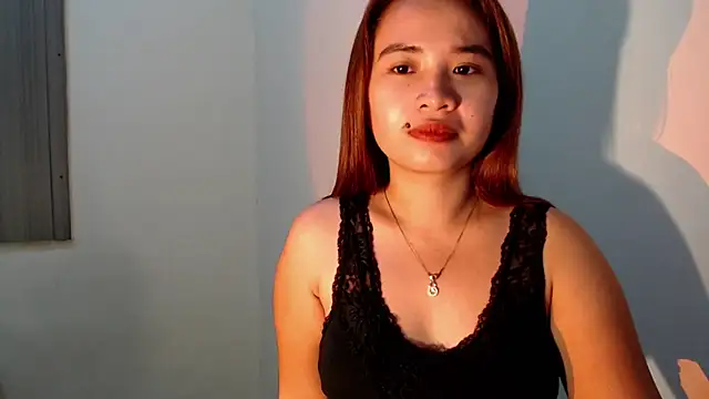 Slutty_Lauraxx élő chatszobája