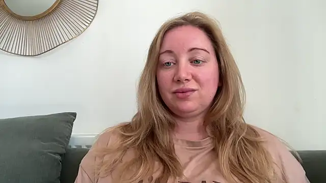 arielsweetieee Adlı Modelin Canlı Sohbet Odası