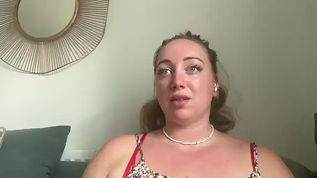 Živá chatovací místnost arielsweetieee