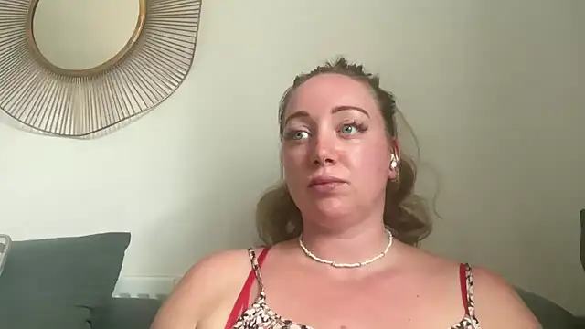 Živá chatovací místnost arielsweetieee