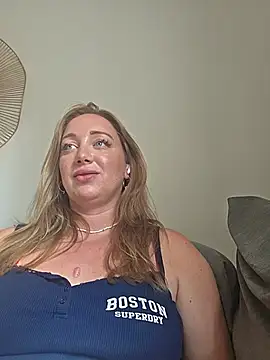 arielsweetieee Adlı Modelin Canlı Sohbet Odası