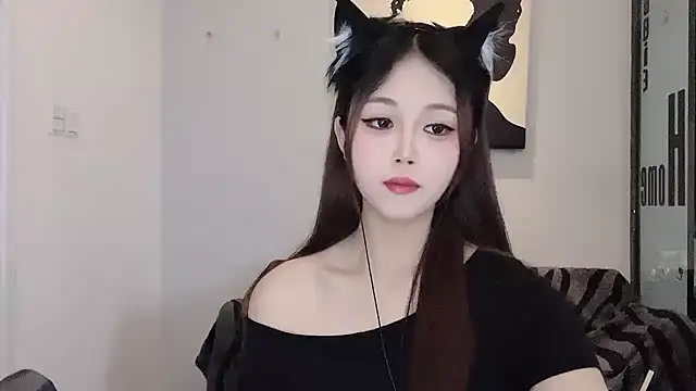 Sala de chat ao vivo de KiKi-011