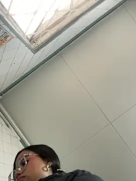 Susan_Voltaire Adlı Modelin Canlı Sohbet Odası