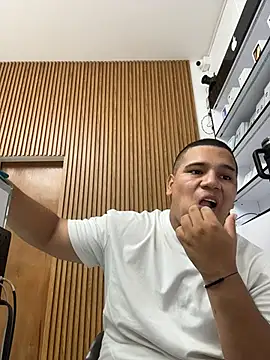 Patricio_02's Live Chat Room
