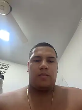 Patricio_02 Adlı Modelin Canlı Sohbet Odası