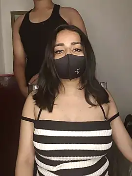 ห้องแชทสดของ couple_hot43