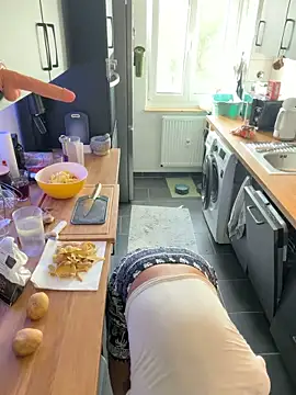 SweetPetiteNoir чат на живо