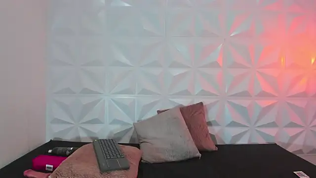 lucy_rouse1 Live chatroom
