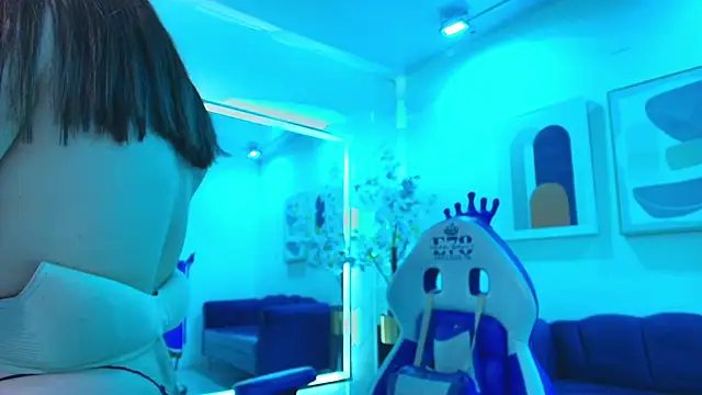 Anya_Volke Adlı Modelin Canlı Sohbet Odası
