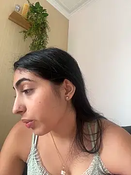 Lily_Rush Adlı Modelin Canlı Sohbet Odası