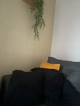 Lily_Rush's Live Chat Room